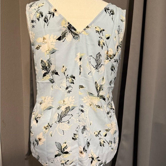 Premise Studio Blue Floral Sleeveless Blouse XL NWT - Picture 3 of 6